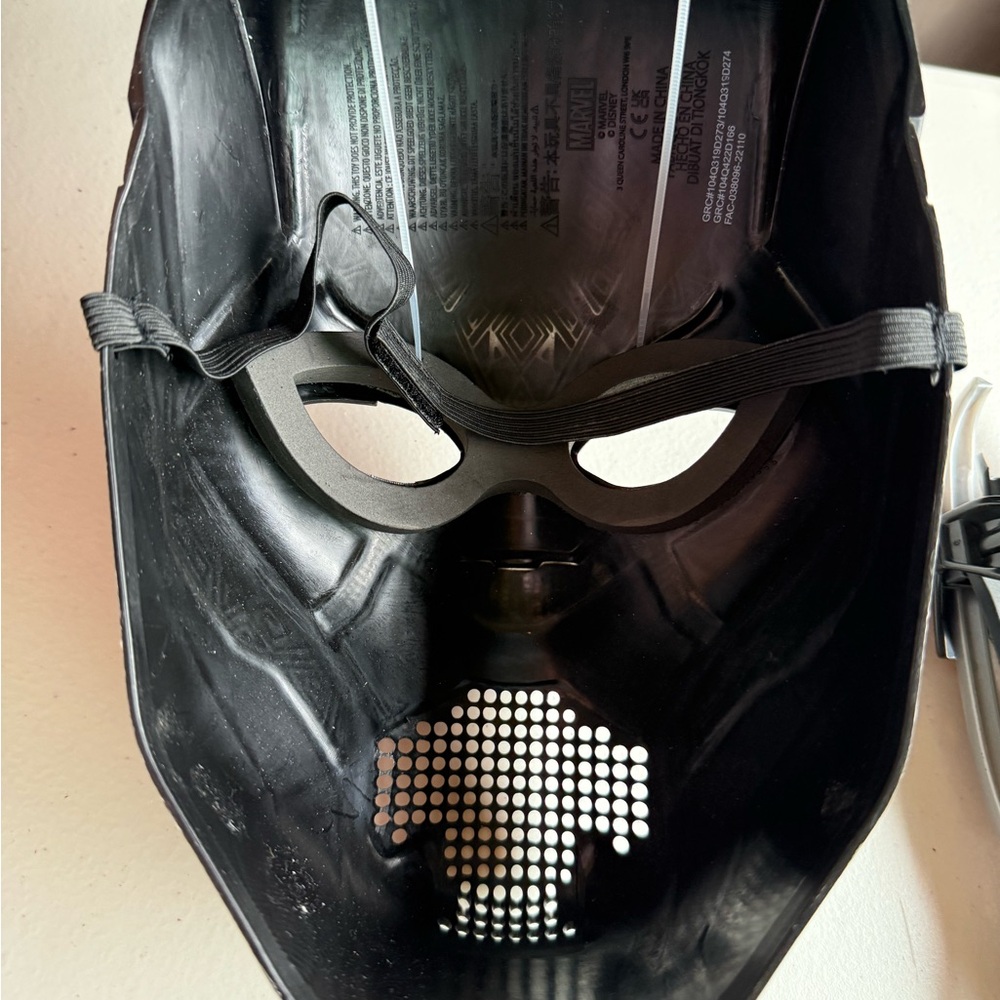 Marvel Black Panther Costume Mask and Gloves Accessory - Picture 3 of 4